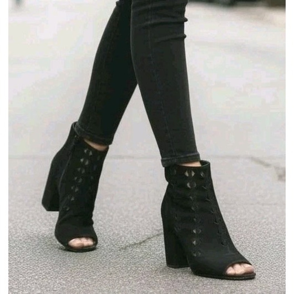 Brash Boots Laser Cutout Peep toe Black Faux Suede‎ Block Heel Size 7 Whimsigoth